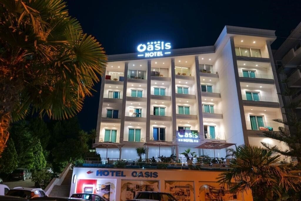 Готель Oasis 4*