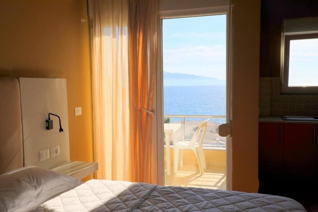 Готель Eval Apartments (ex. Eval Hotel Saranda, Eval Apart Hotel) 4*