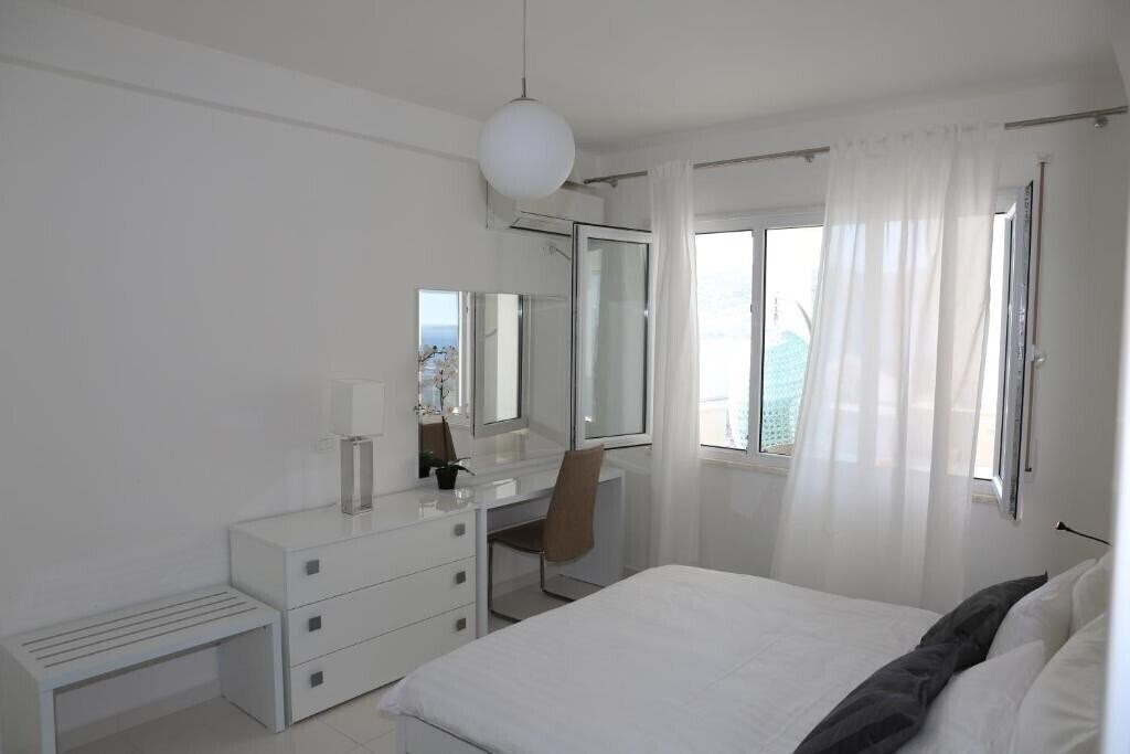 Фото White Residence Luxury Apartments 4*