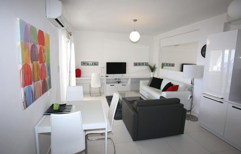 Фотография White Residence Luxury Apartments 4*