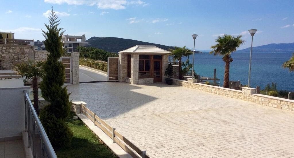 Картинка White Residence Luxury Apartments 4*