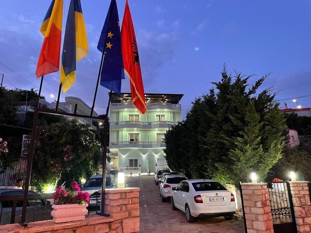 Готель Relax Apartments 3*