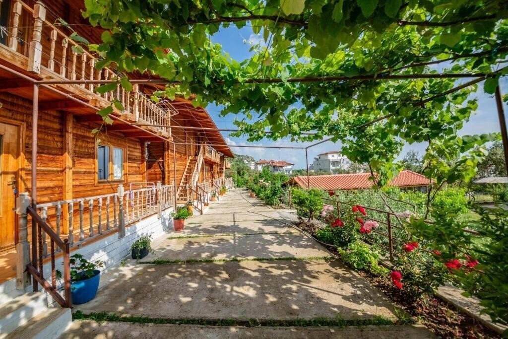 Готель Luiza Guest House 3*