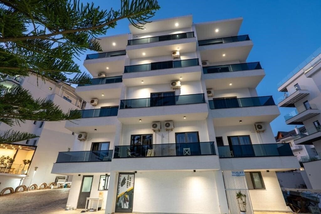 Фотография Hotel Kompleks Joni (ex. Hotel Kompleksi Jon, Hotel Joni Kompleks) 3*