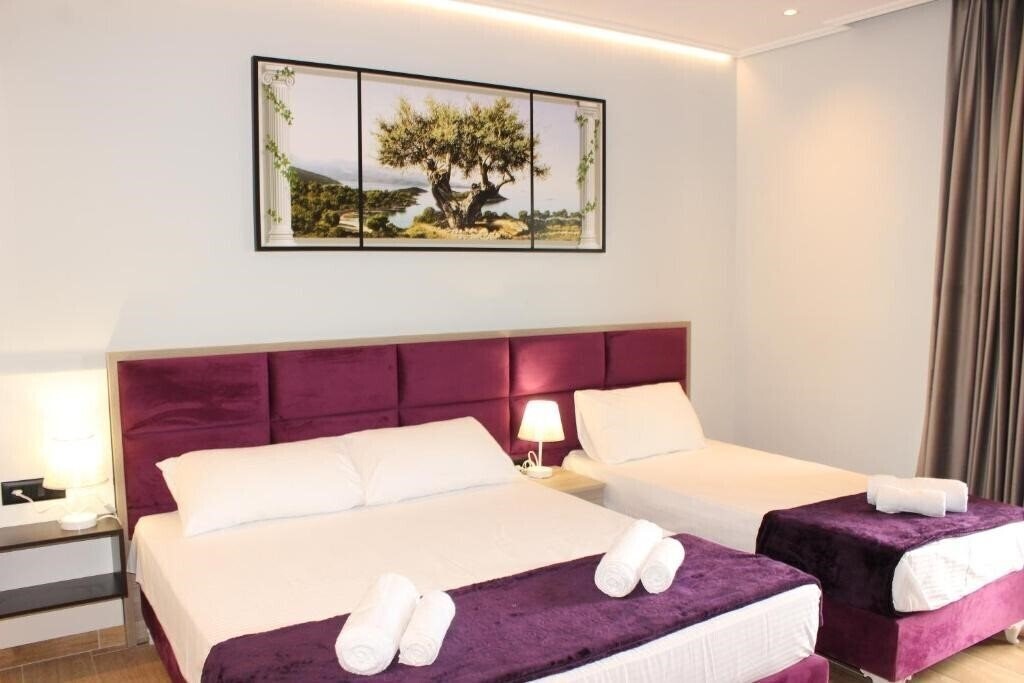 Отель Bebi Apartments 4*