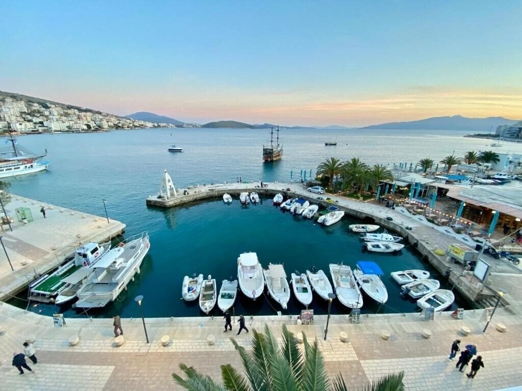 Фото Sun N Blue Hotel 3*