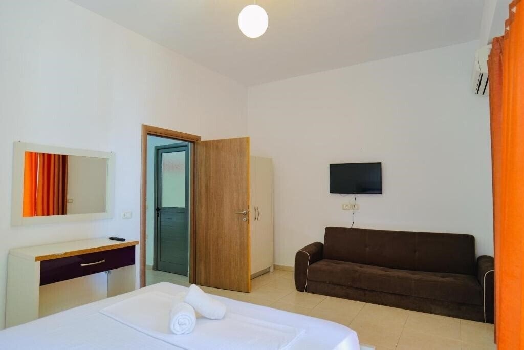 Фото Hotel Argjiro 3*