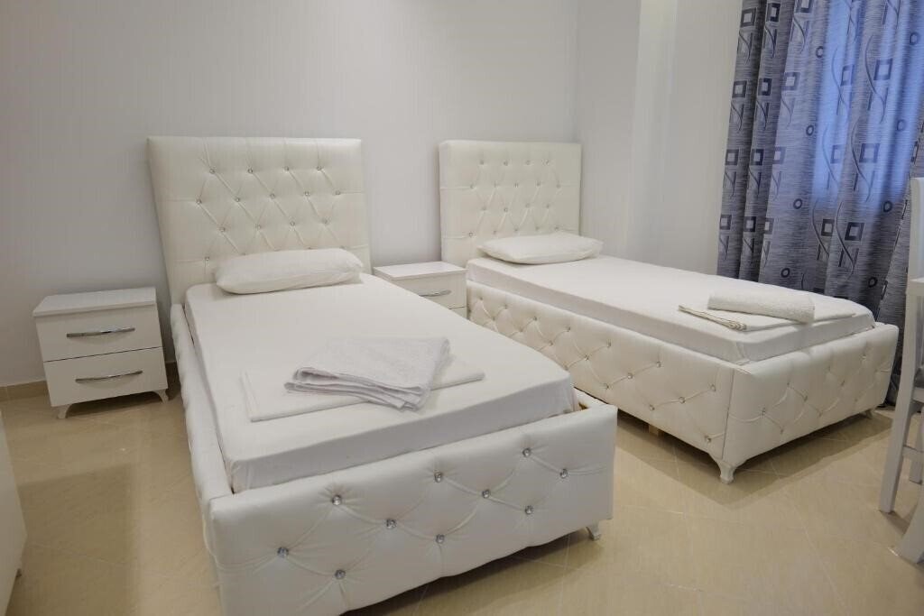 Фото Hotel Dior 3*