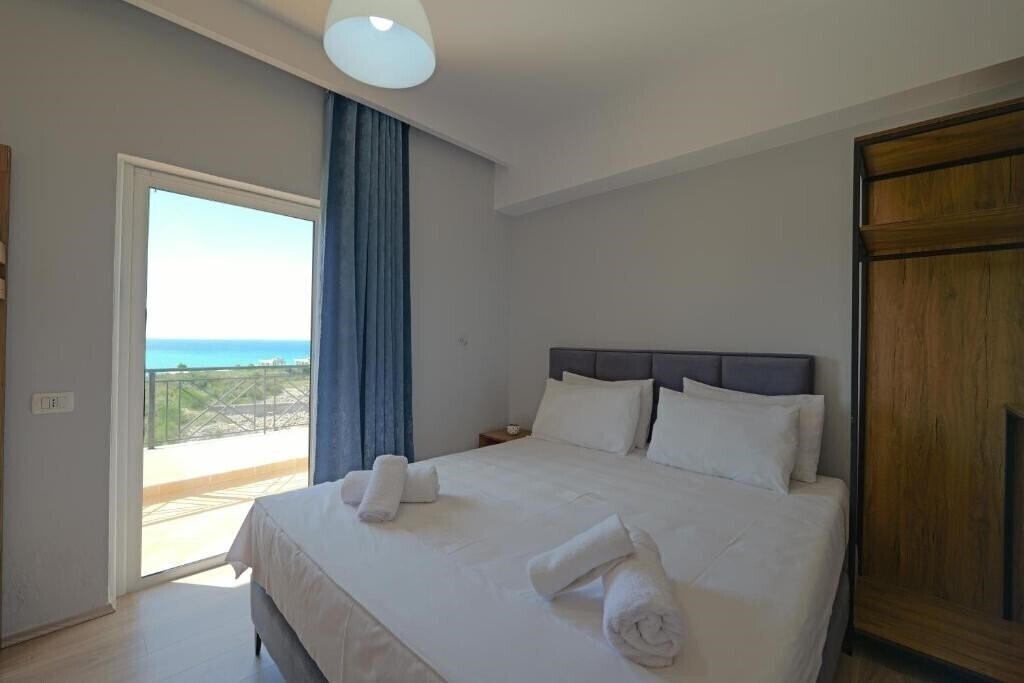 Фото Hotel Holiday 4*