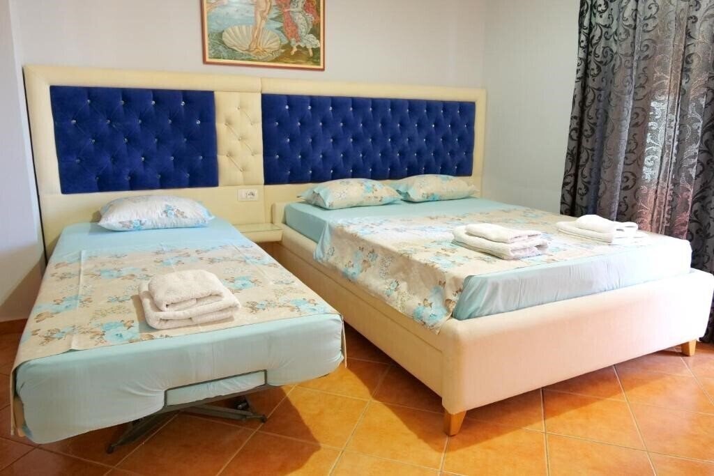 Фото Villa Crystal 3*