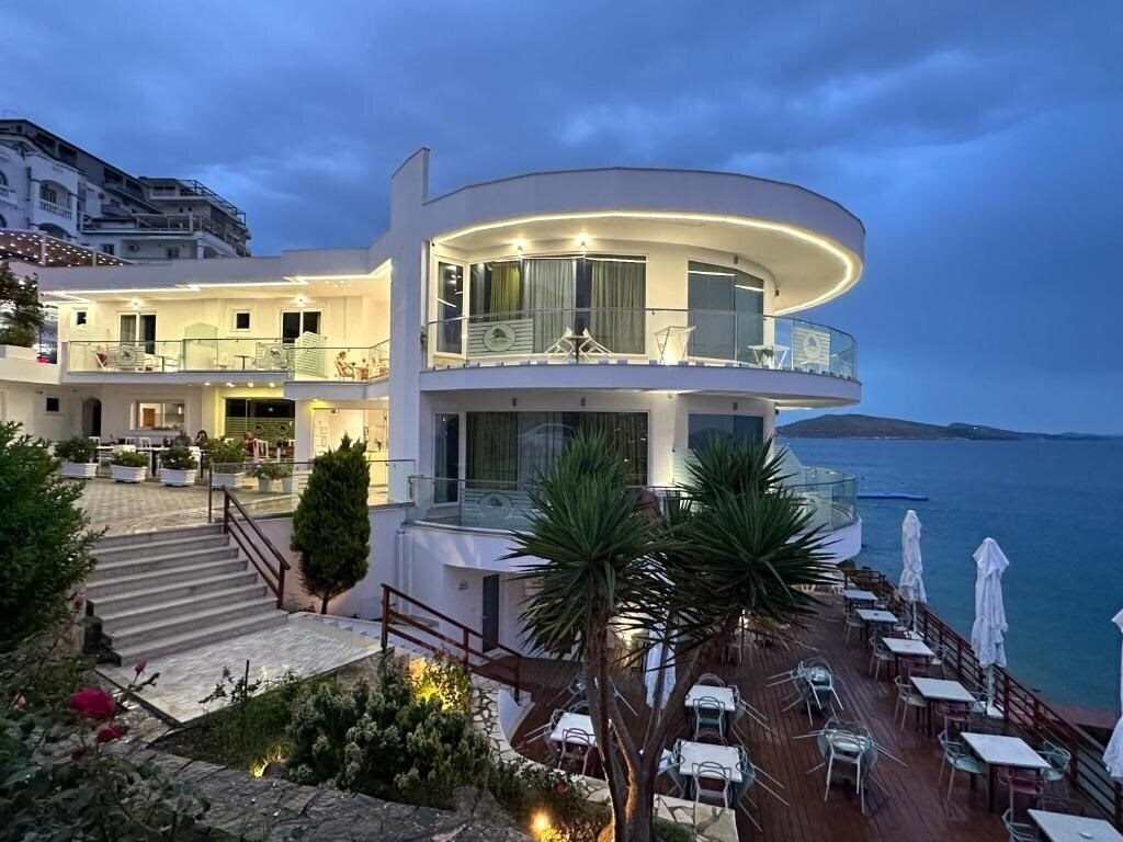 Готель Delfini Hotel 3*