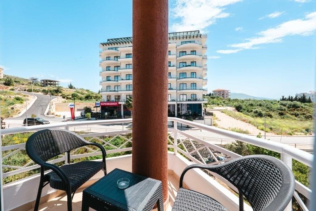 Готель Hotel Saranda 3*