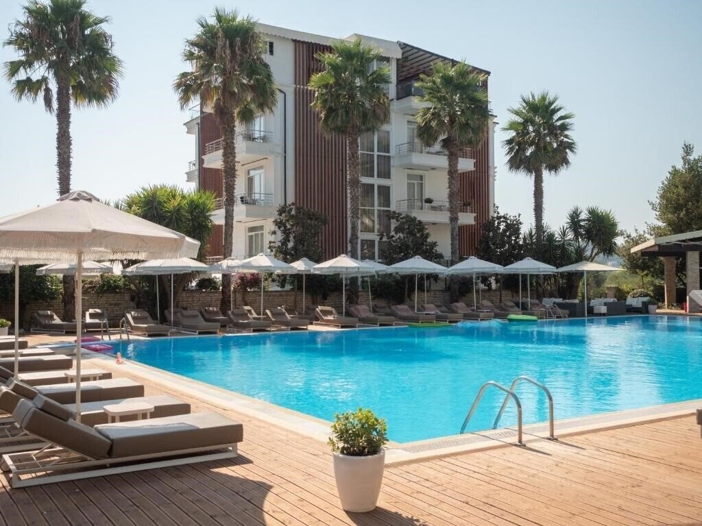 Отель Nia Boutique Hotel by Rapos Resort 4*