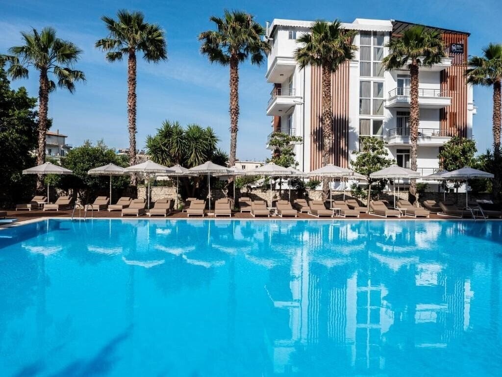 Готель Nia Boutique Hotel by Rapos Resort 4*