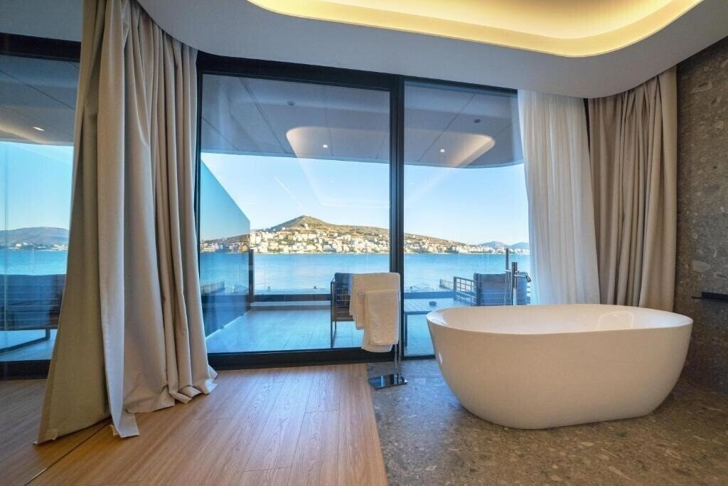 Готель Yacht Premium Hotel 4*