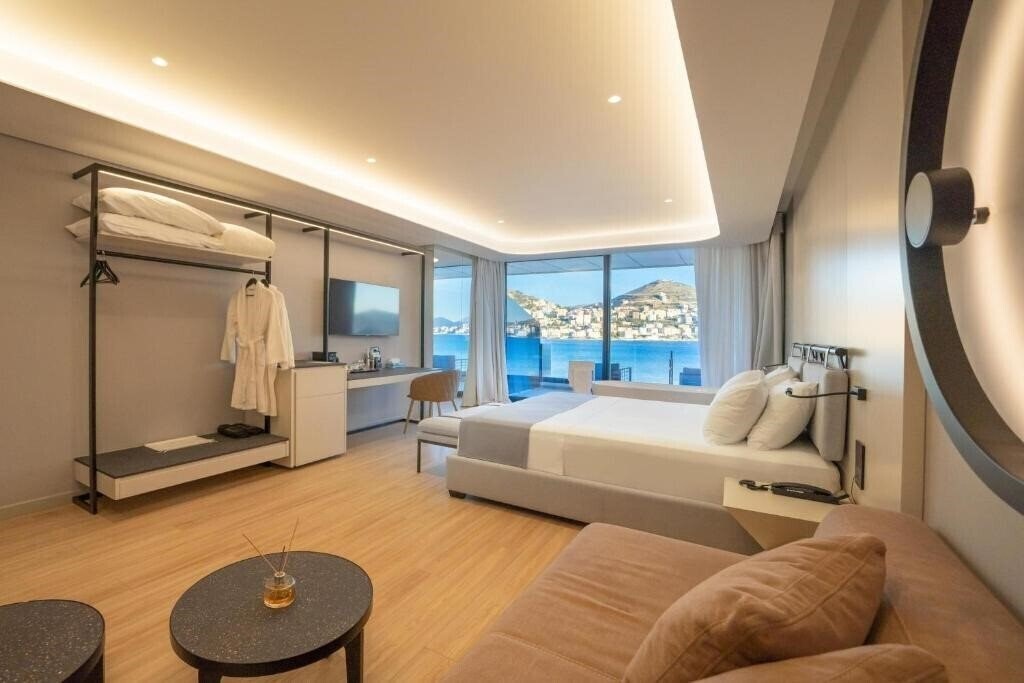 Фото Yacht Premium Hotel 4*