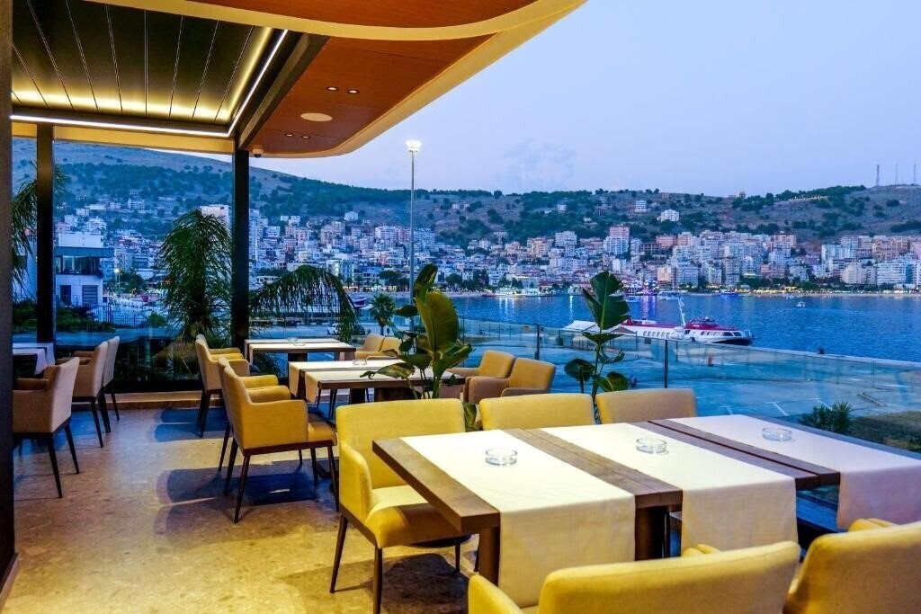 Картинка Yacht Premium Hotel 4*