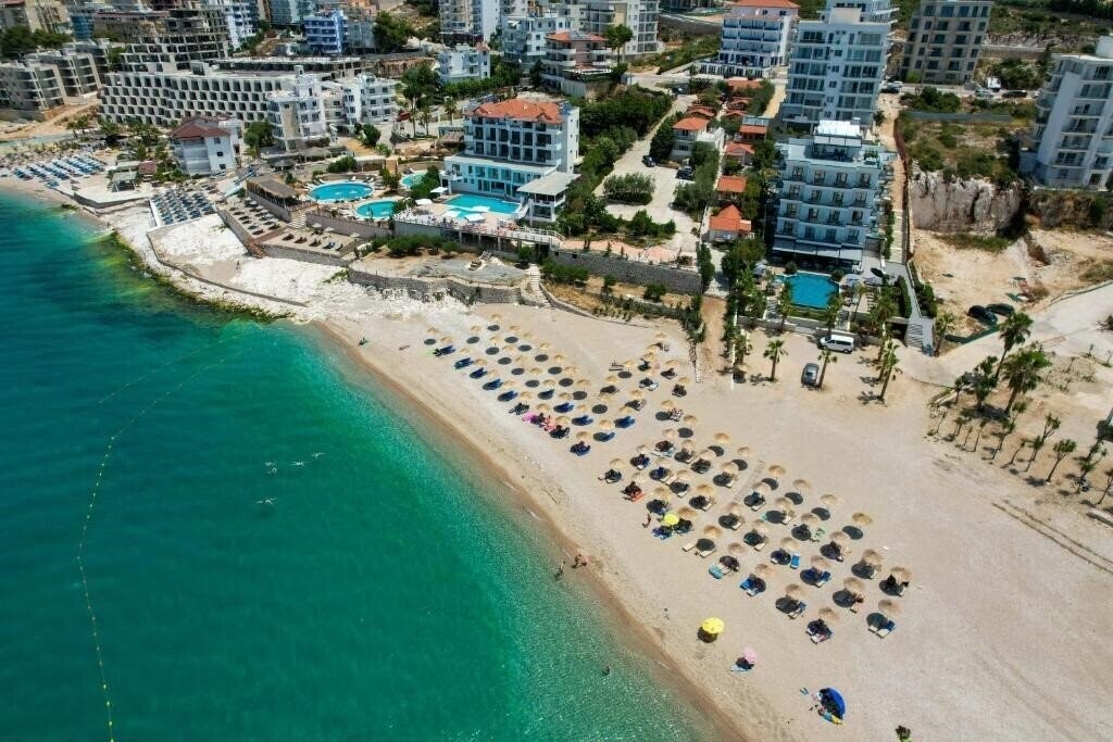 Картинка Hotel Emblem 3*