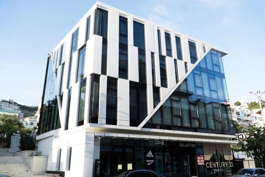 Готель Center Hotel 4*