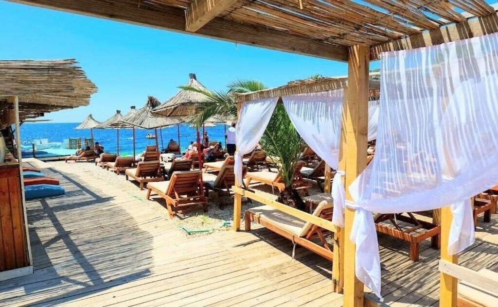 Изображение Azure Bay Resort 3*