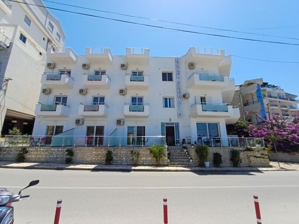 Отель Hotel Sherifi 3*