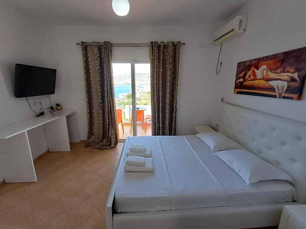 Фото Hotel Sherifi 3*
