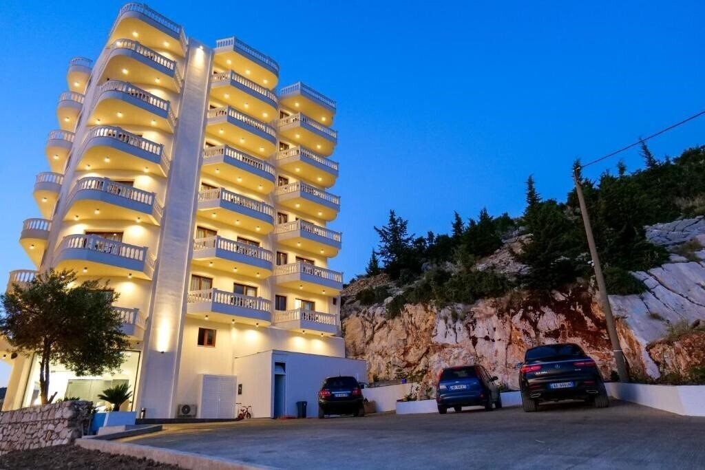 Фото Sky Way SKK Luxury Apartments 3*