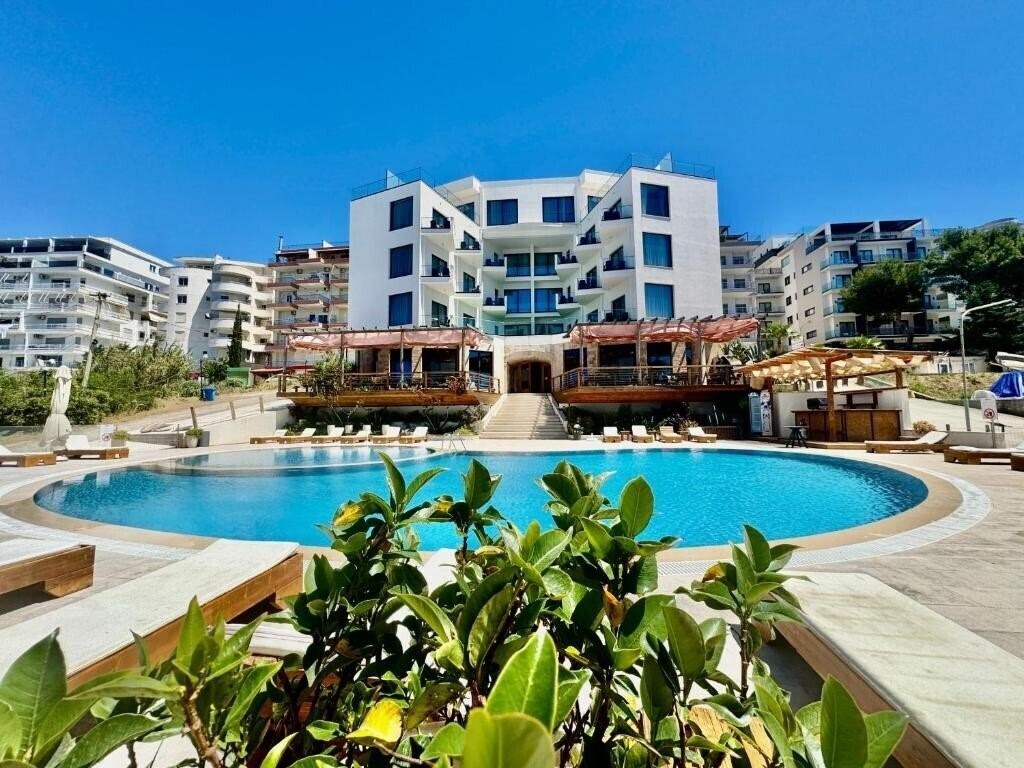 Готель Harbour Hotel 4*
