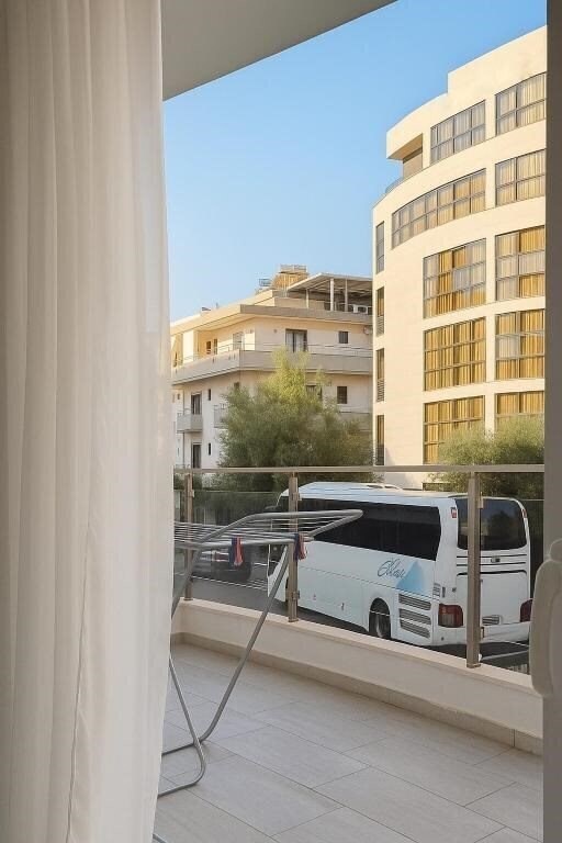 Фотография Oceanic Luxury Apartments 4*
