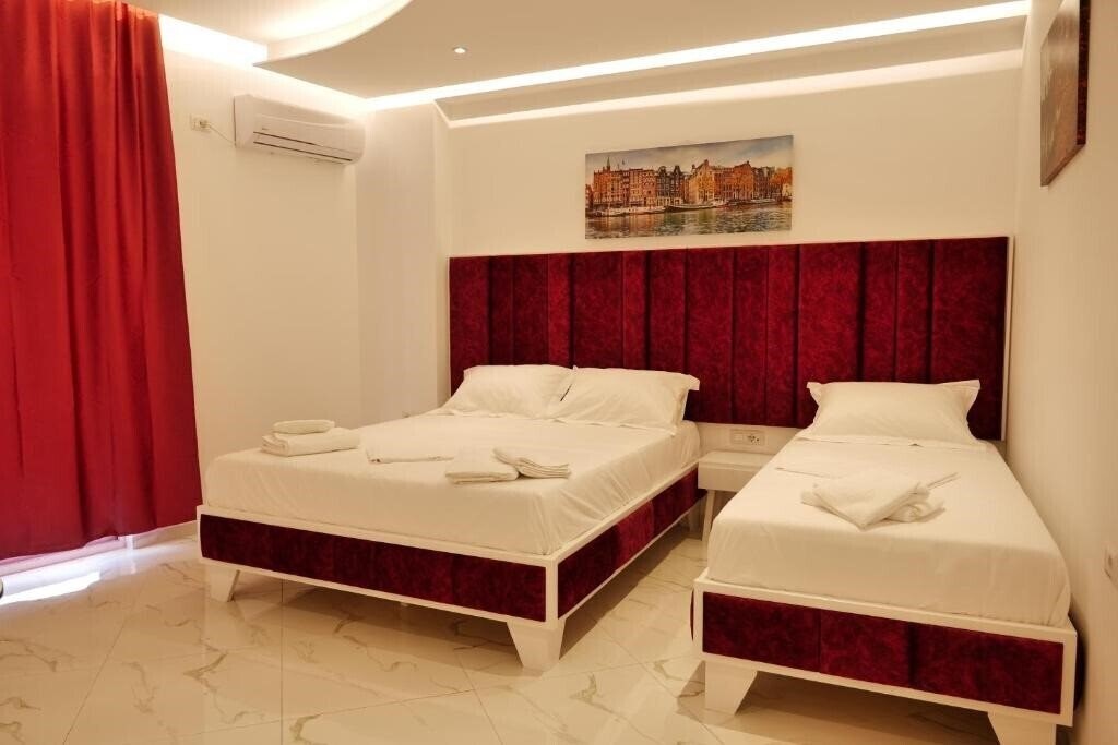 Отель Lumi Hotel 3*