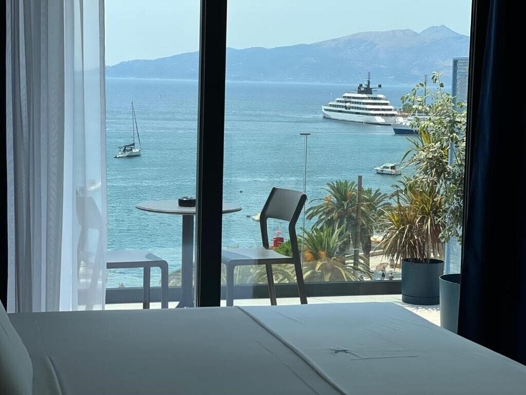 Фото Victoria Boutique Hotel 3*