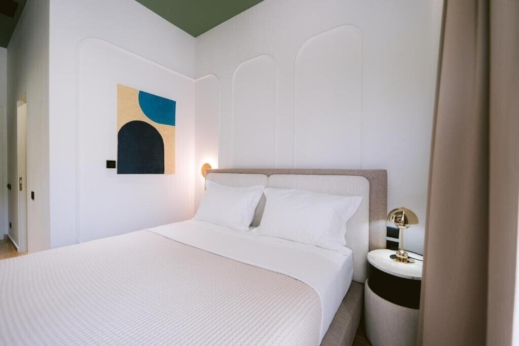Фото Noemie Hotel 4*