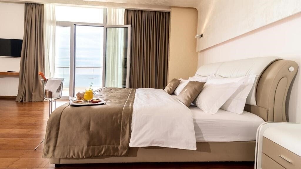 Готель Rafaelo Deluxe & Spa 5*