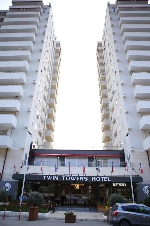 Отель Twin Towers Hotel 4*