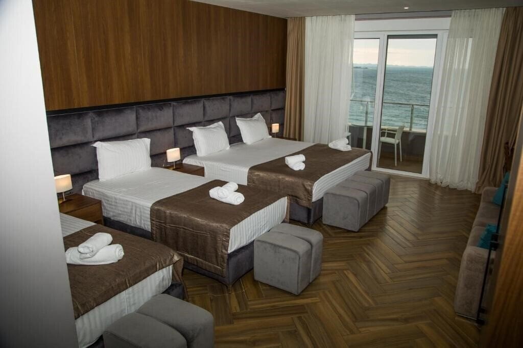 Фото Twin Towers Hotel 4*