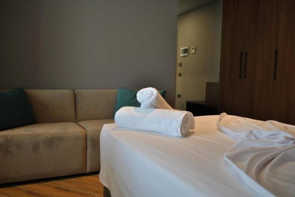 Фотография Twin Towers Hotel 4*