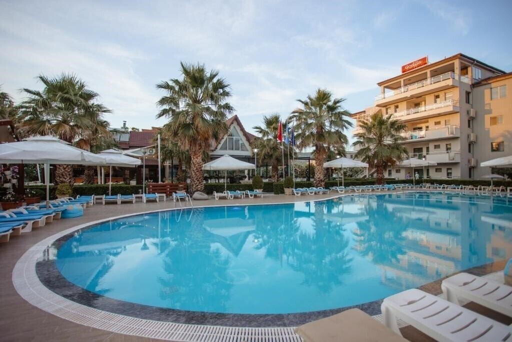 Готель Godija Hotel & Suites 3*