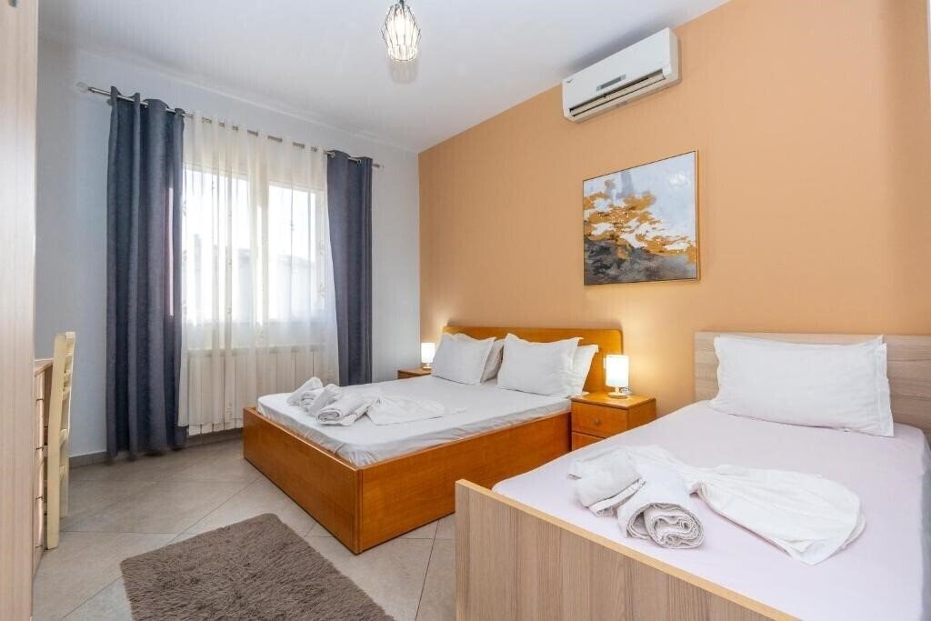 Отель Shkodra L 3*