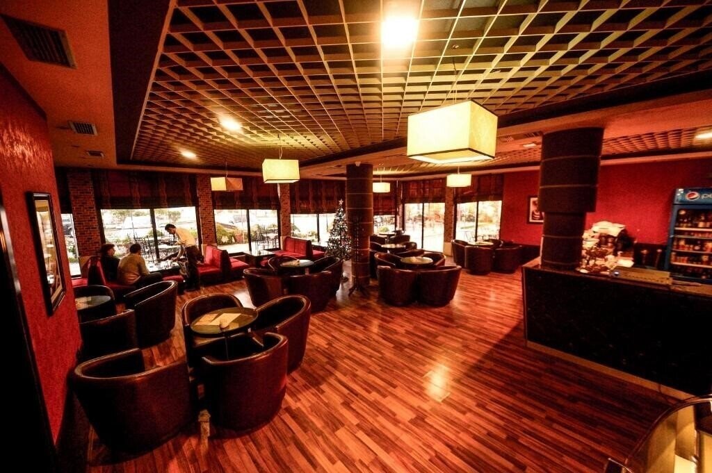 Фотографія Hotel Argenti Shkoder 3*