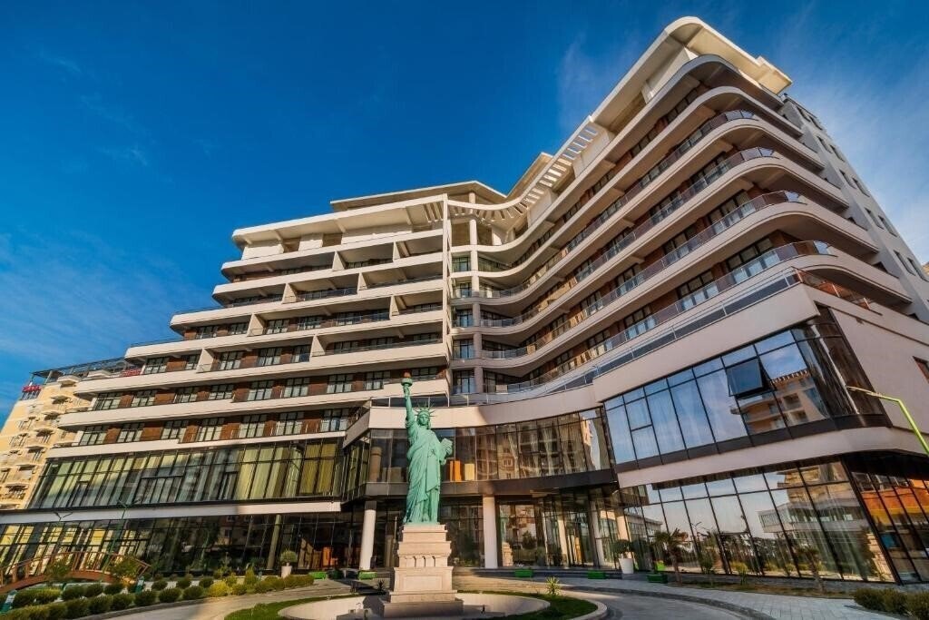 Готель Rafaelo Executive Hotel 5*