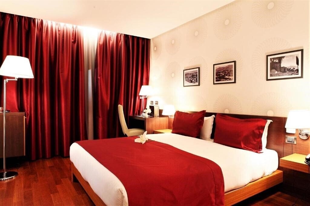 Отель Tirana International Hotel & Conference Centre 4*