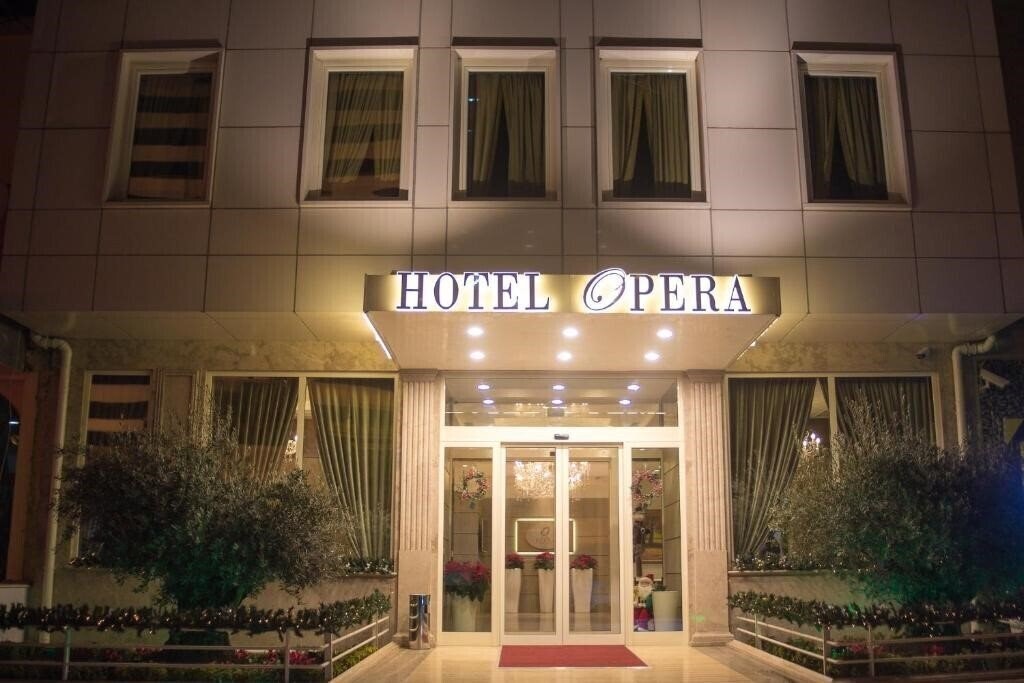 Отель Opera 4*