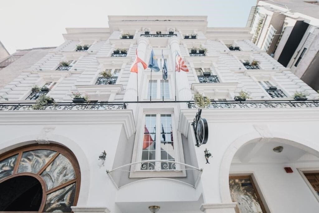 Отель Lot Boutique Hotel 4*