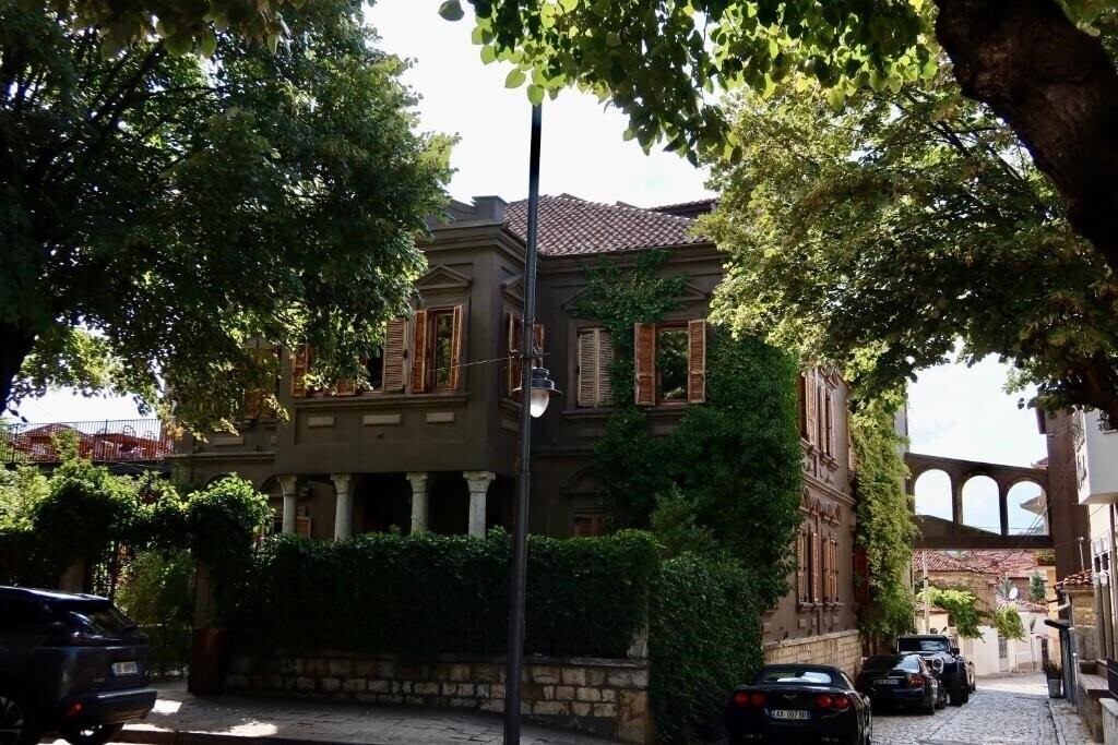 Готель Life Gallery Hotel 4*