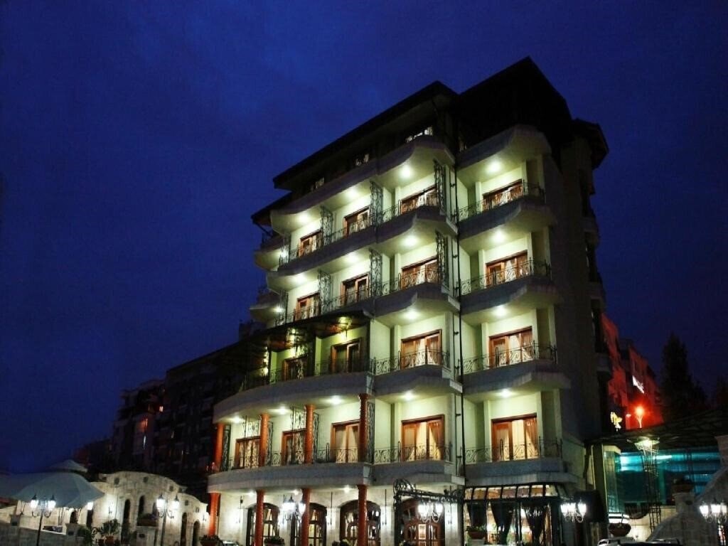 Отель Dinasty Hotel 4*