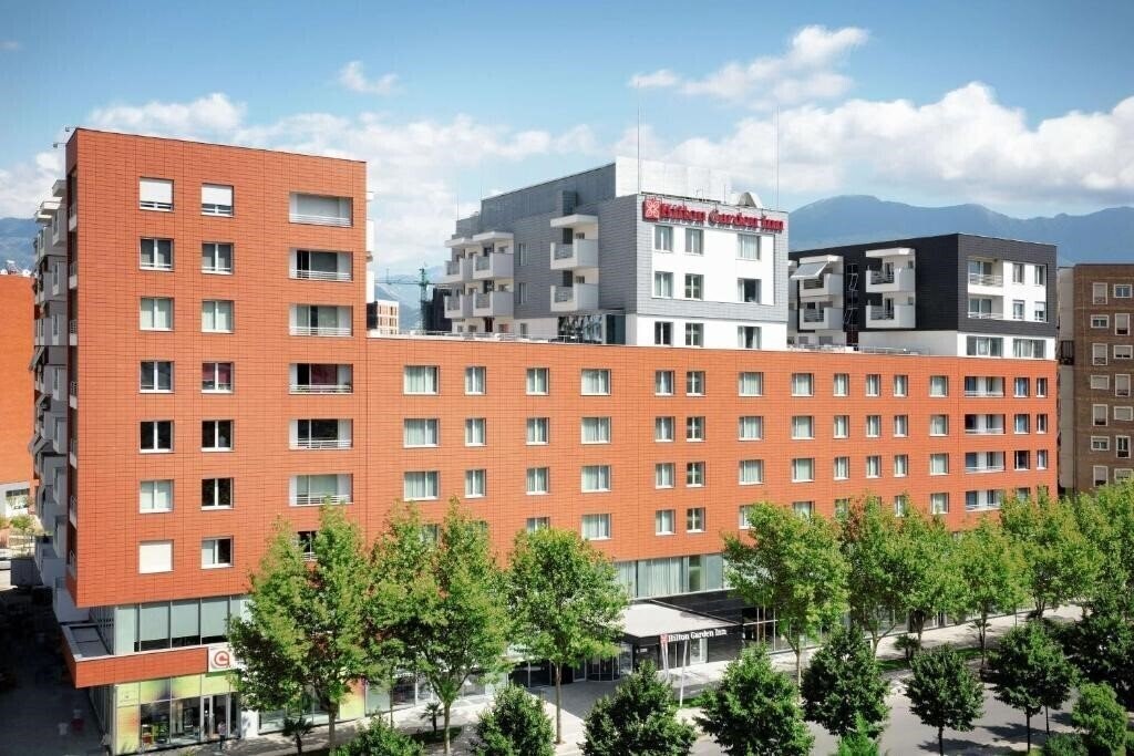 Отель Hilton Garden Inn Tirana 4*