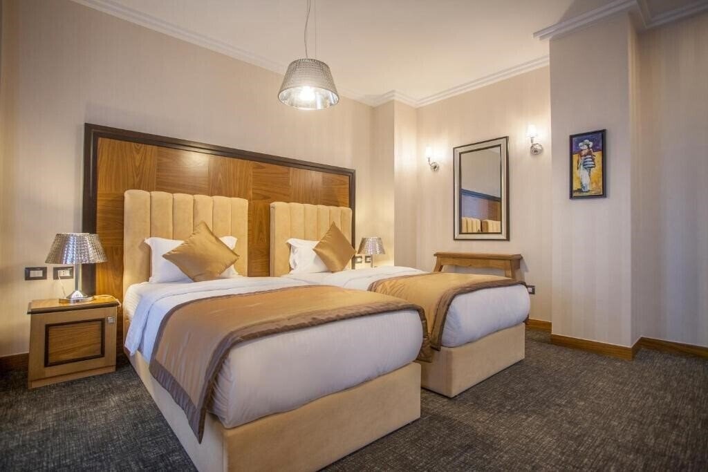 Изображение Hotel Colosseo Tirana 4*