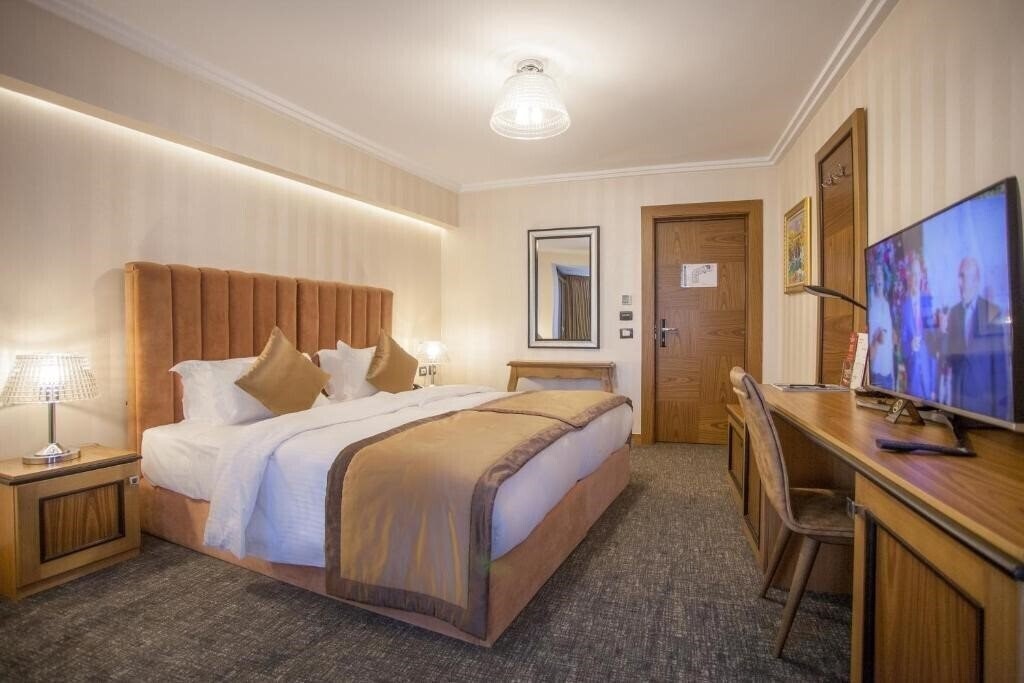 Зображення Hotel Colosseo Tirana 4*