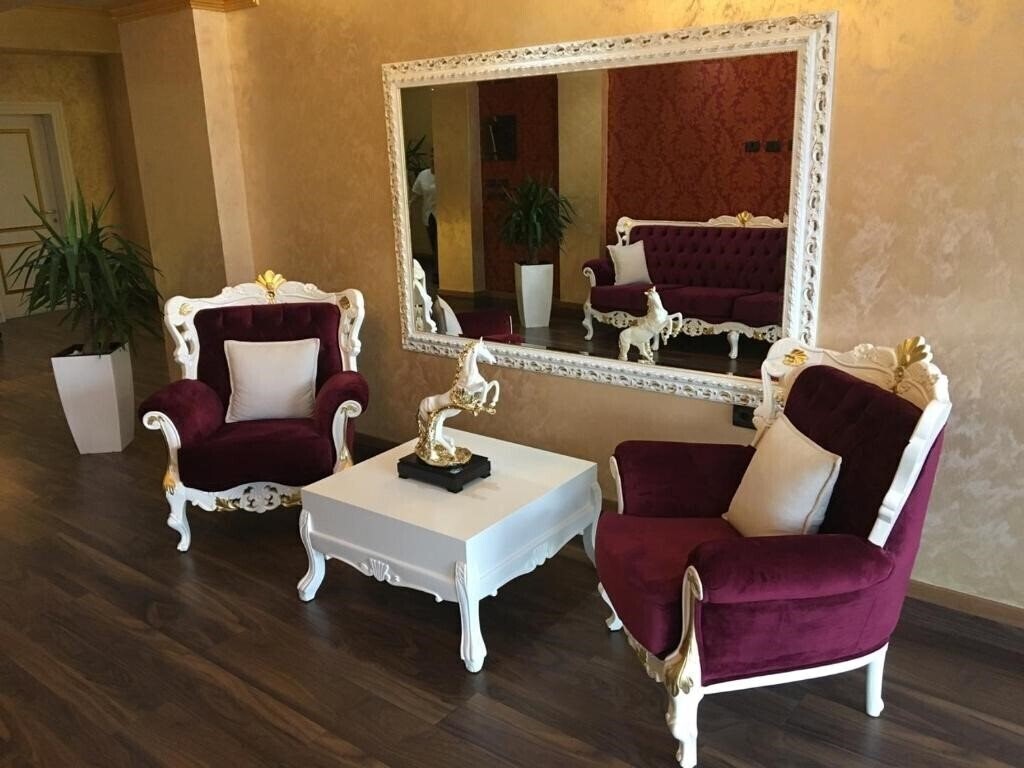 Фото Hotel Deluxe 4*