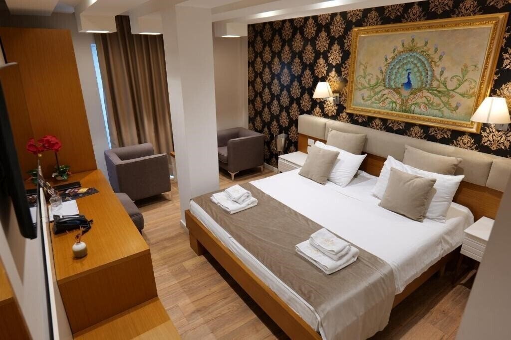 Отель Hotel Queen 3*